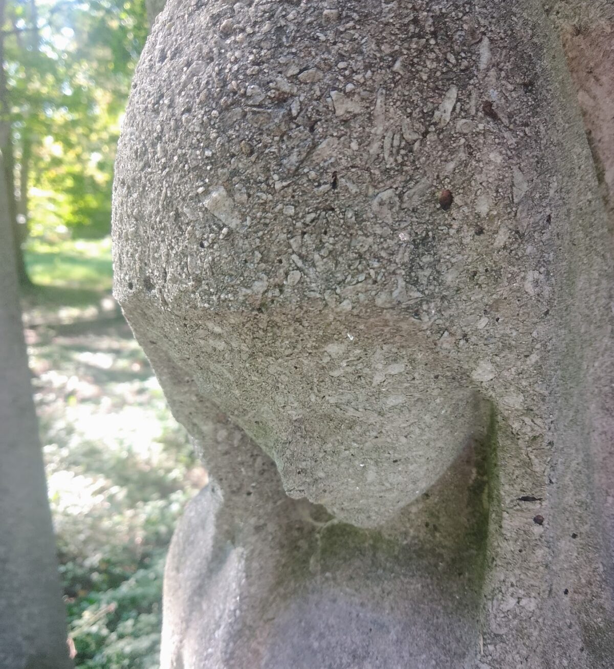posąg cmentarny